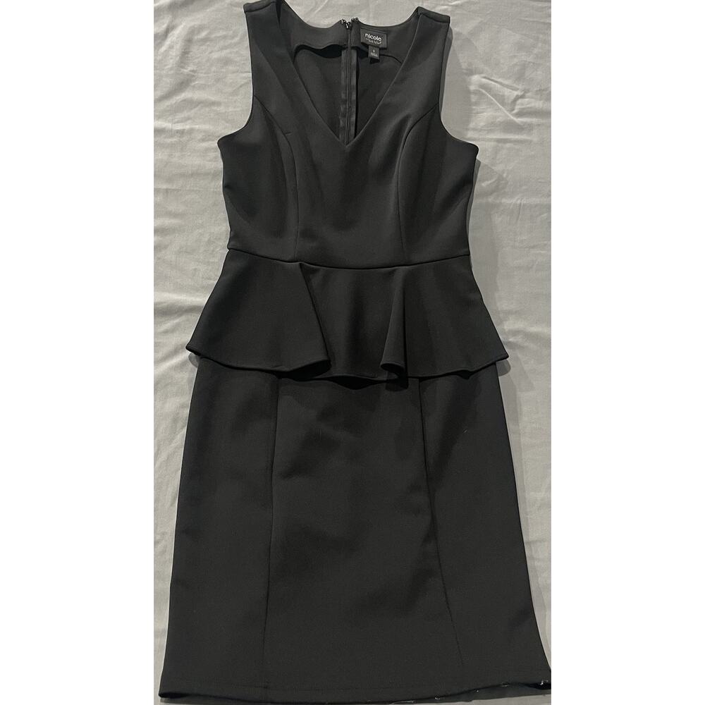 Nicole Miller V-Neck Sleeveless Sheath Tiered Little Black Dress-Size S